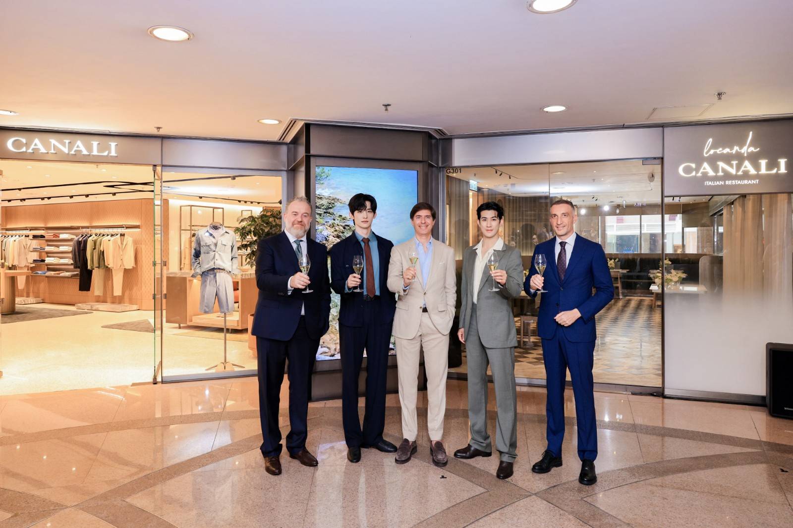 2. 从左至右：Locanda CANALI 主厨 Gianni Caprioli，CANALI 品牌挚友常华森，CANALI 主席兼首席执行官 Stefano Canali，CANALI 品牌挚友李治廷，意大利驻香港及澳门总领事 Carmelo Ficarra 费文浩.jpg